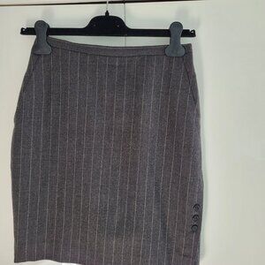 Vintage 100% Wool Pinstripe Grey Pencil Skirt Size Small